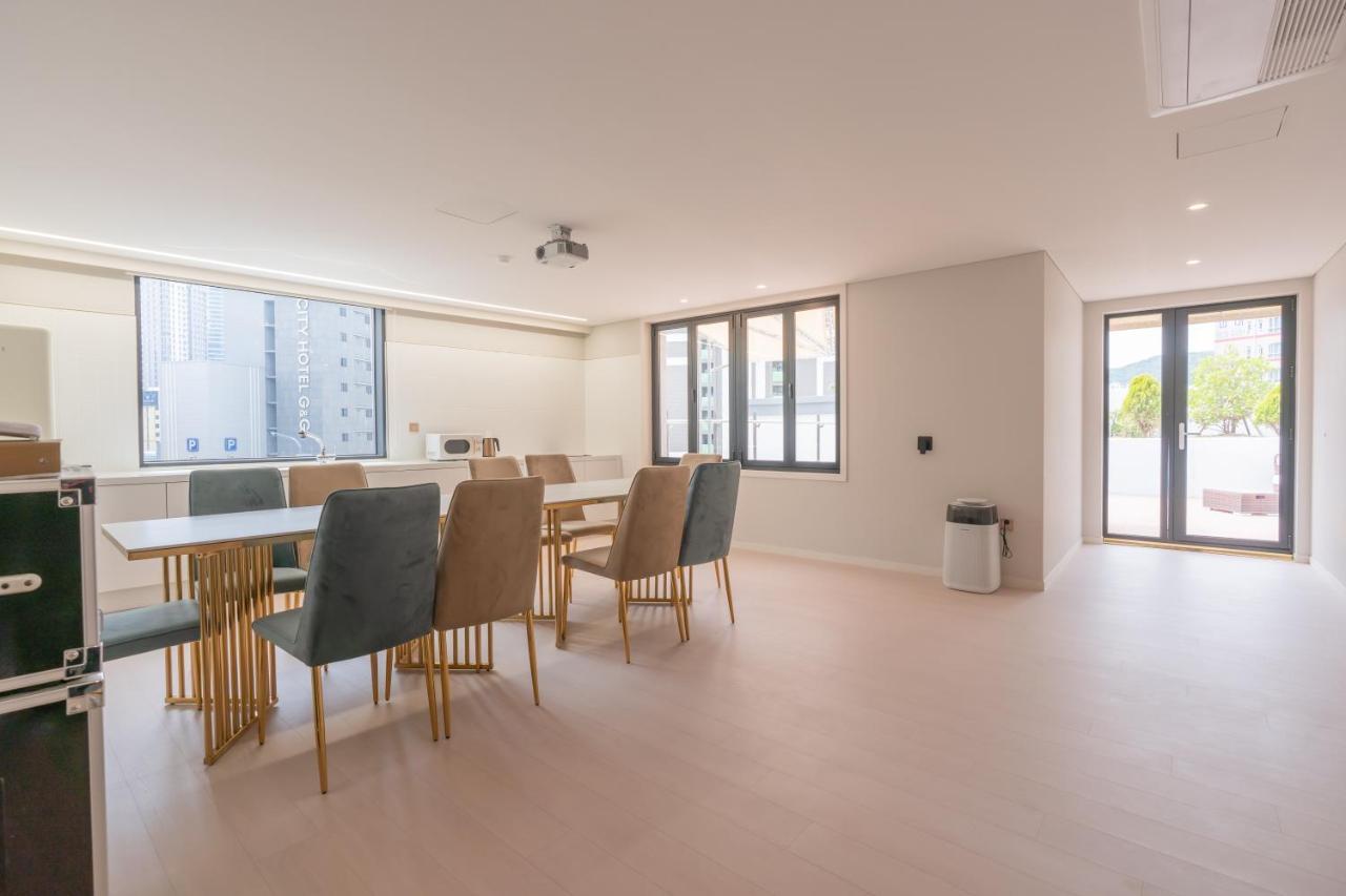 Denbasta Central Hotel Seomyeon Pusan Zewnętrze zdjęcie